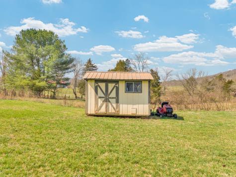 137 Parrish Lane Sparta TN 38583