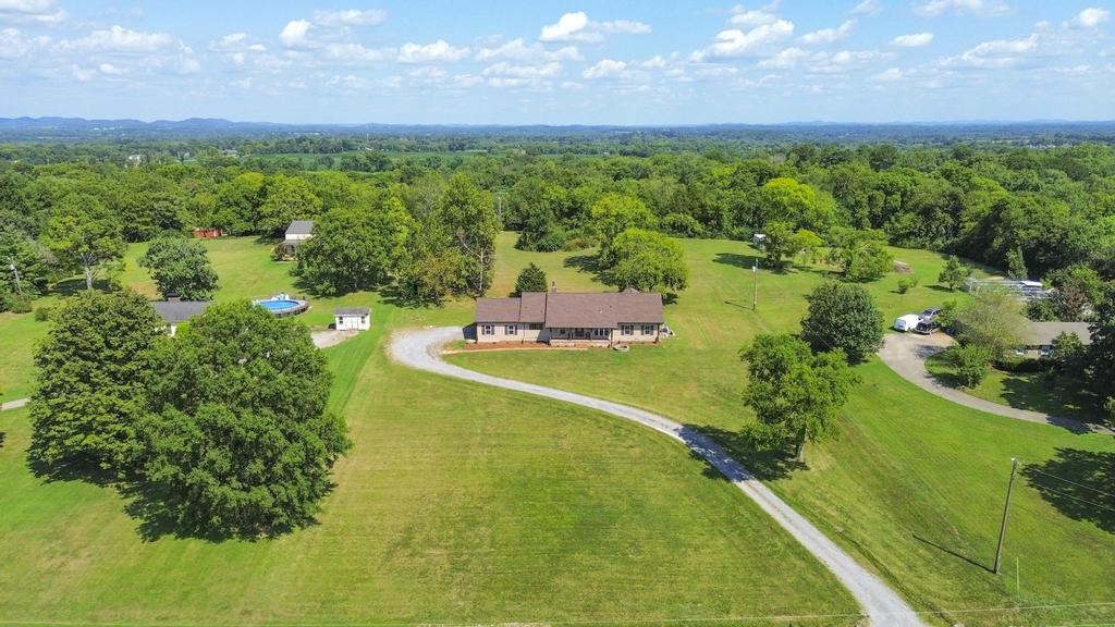 1029 Robertson Road, NE Gallatin TN 37066