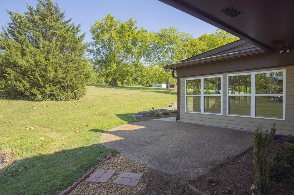 1029 Robertson Road, NE Gallatin TN 37066