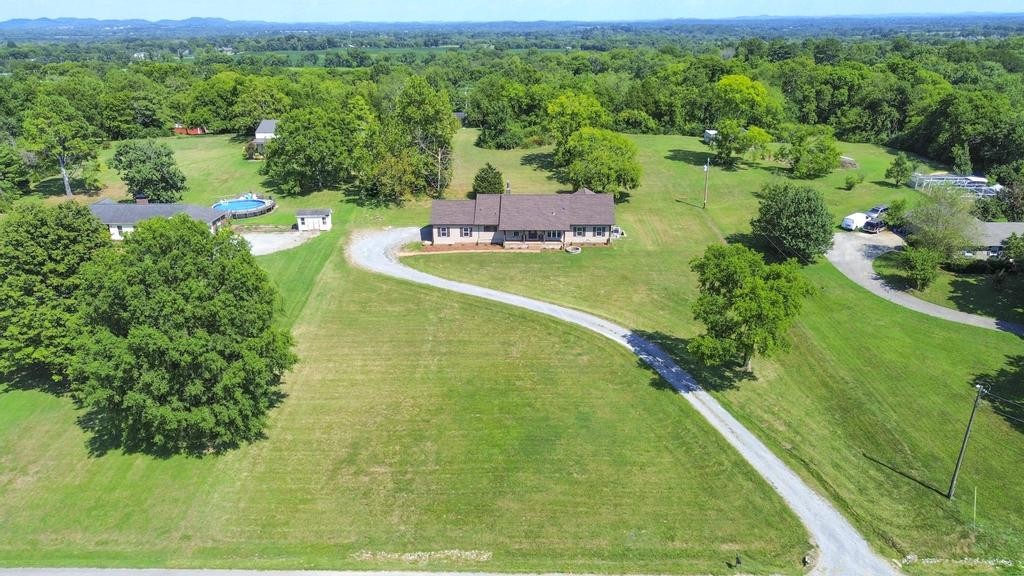 1029 Robertson Road, NE Gallatin TN 37066