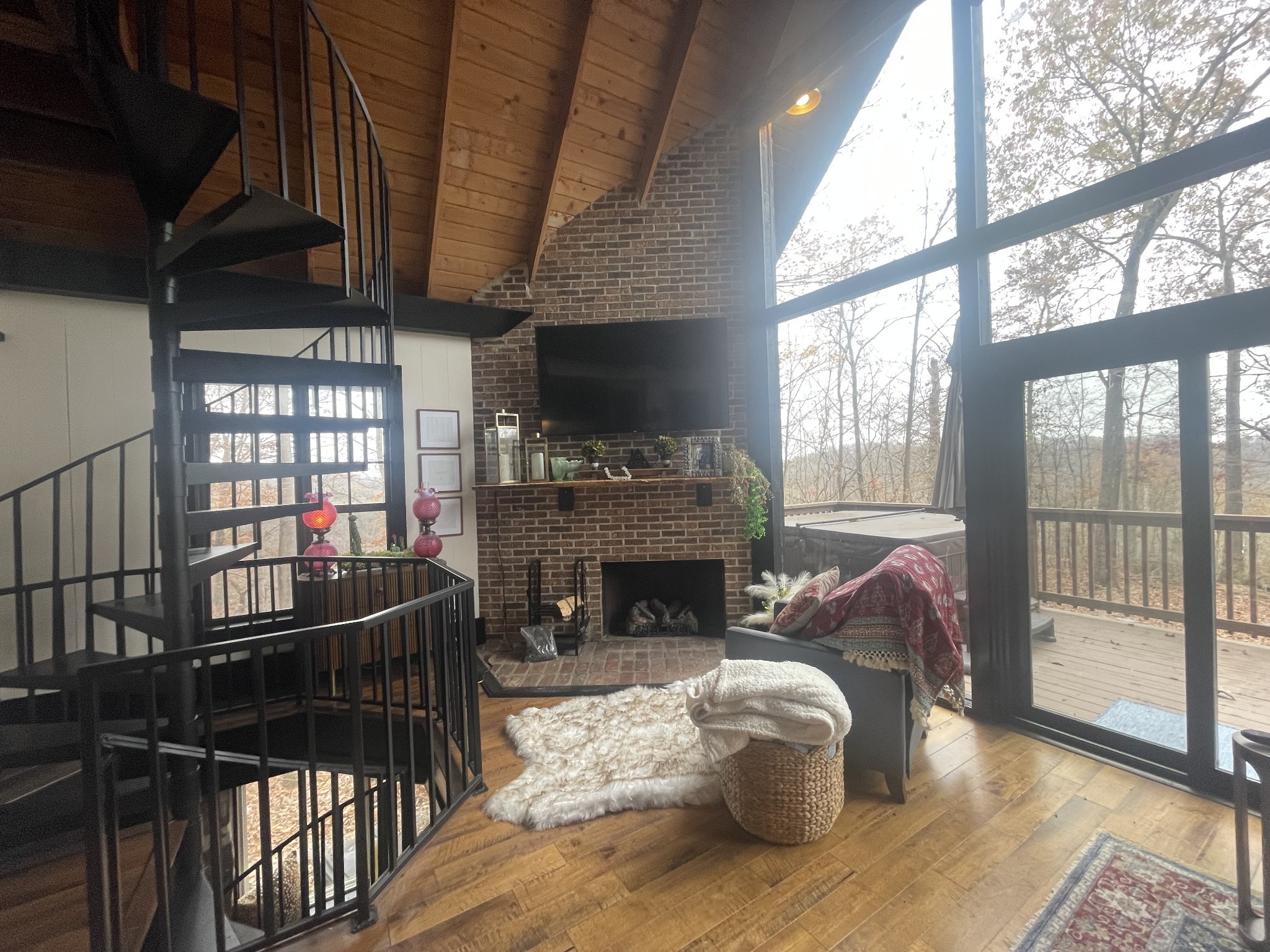 2029 Holly Creek Road Celina TN 38551