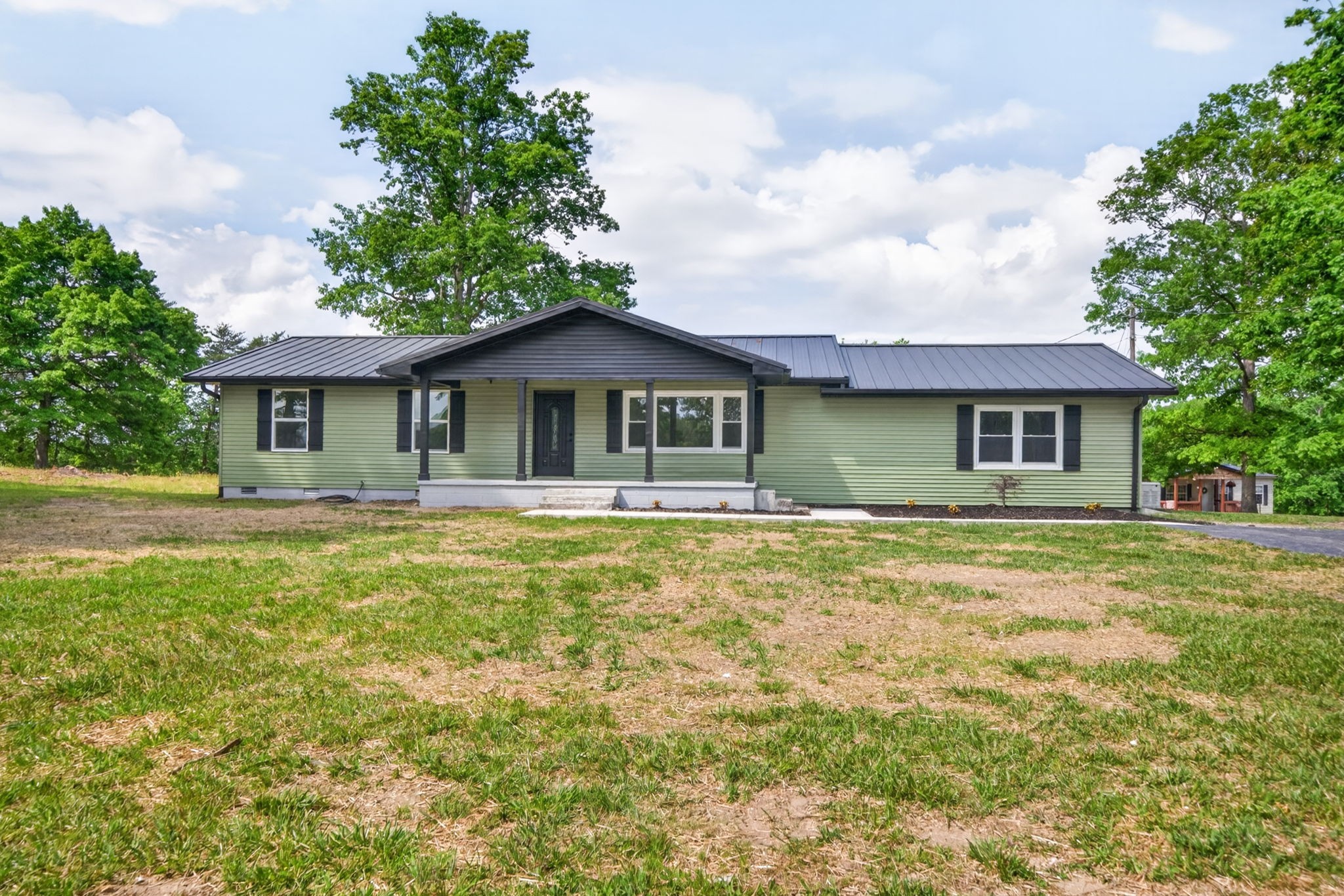 4097 Hanging Limb Highway Monterey TN 38574