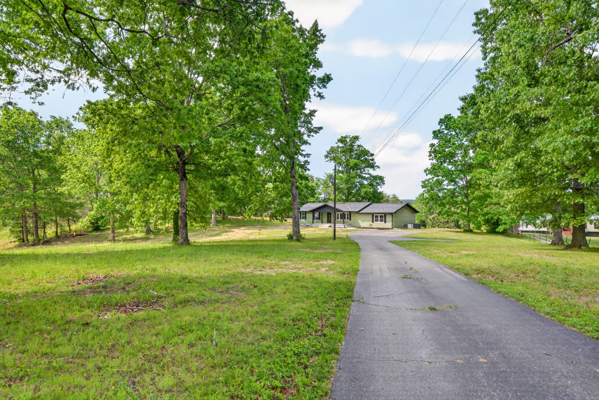 4097 Hanging Limb Highway Monterey TN 38574