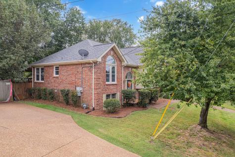 4376 Oakcrest Lane Hermitage TN 37076