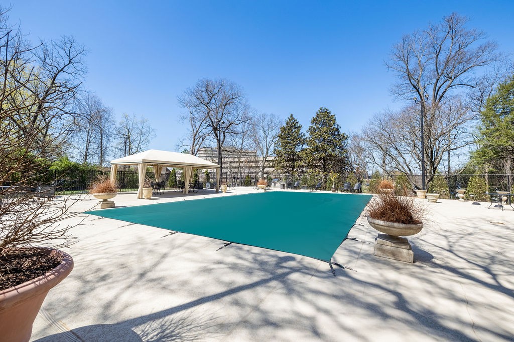 4215 Harding Pike Nashville TN 37205