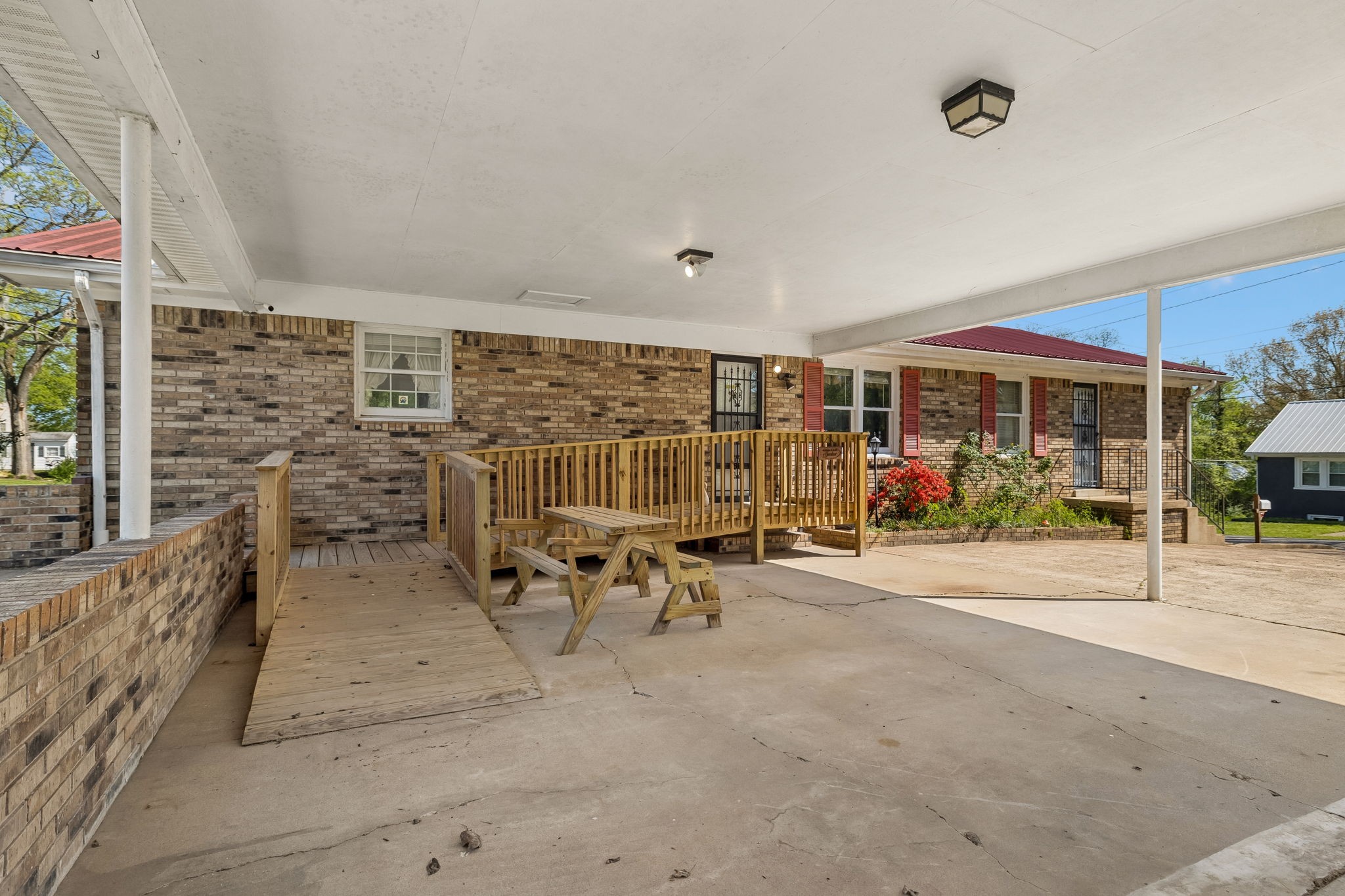 110 E Ward Street Centerville TN 37033