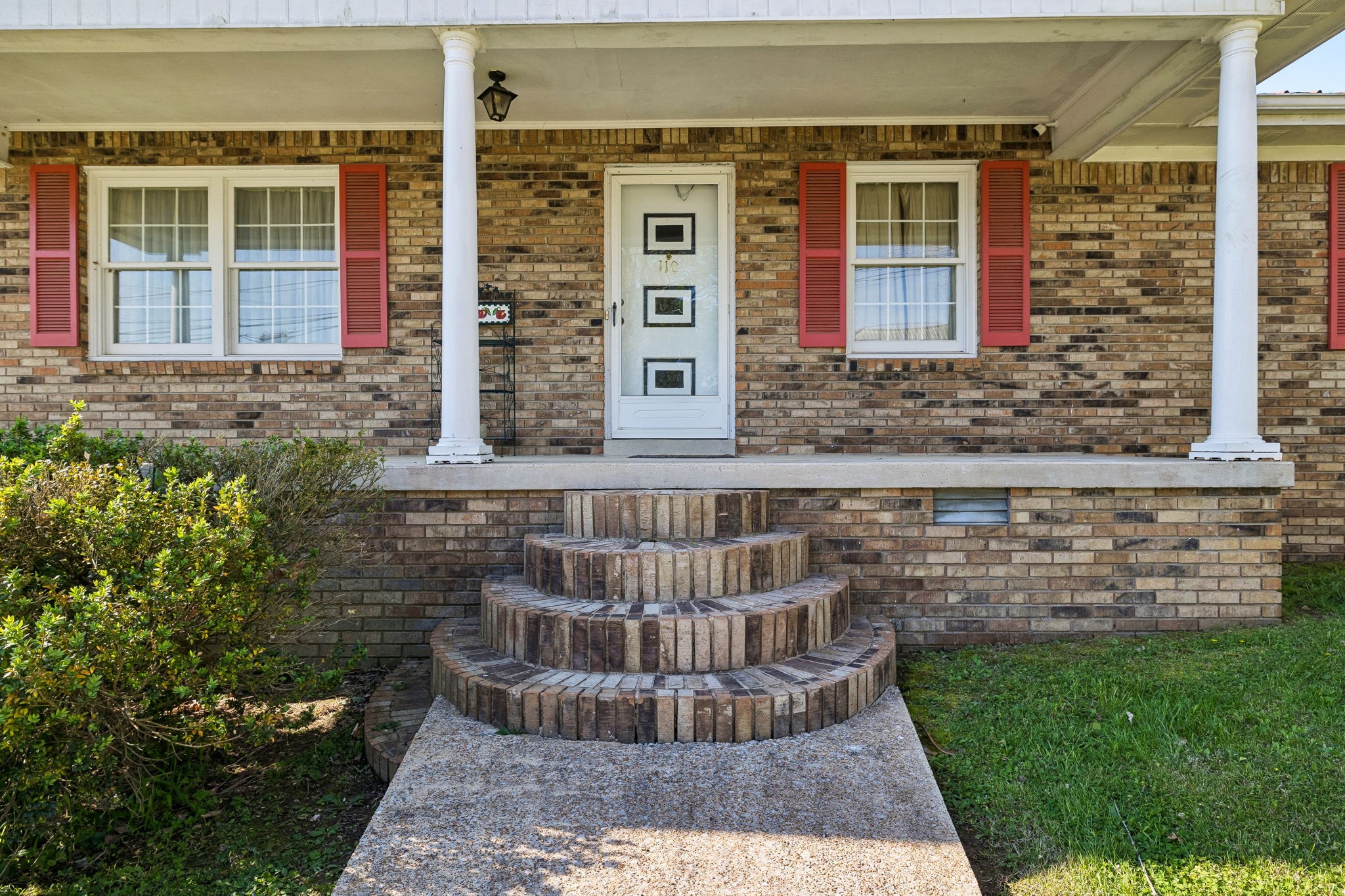 110 E Ward Street Centerville TN 37033