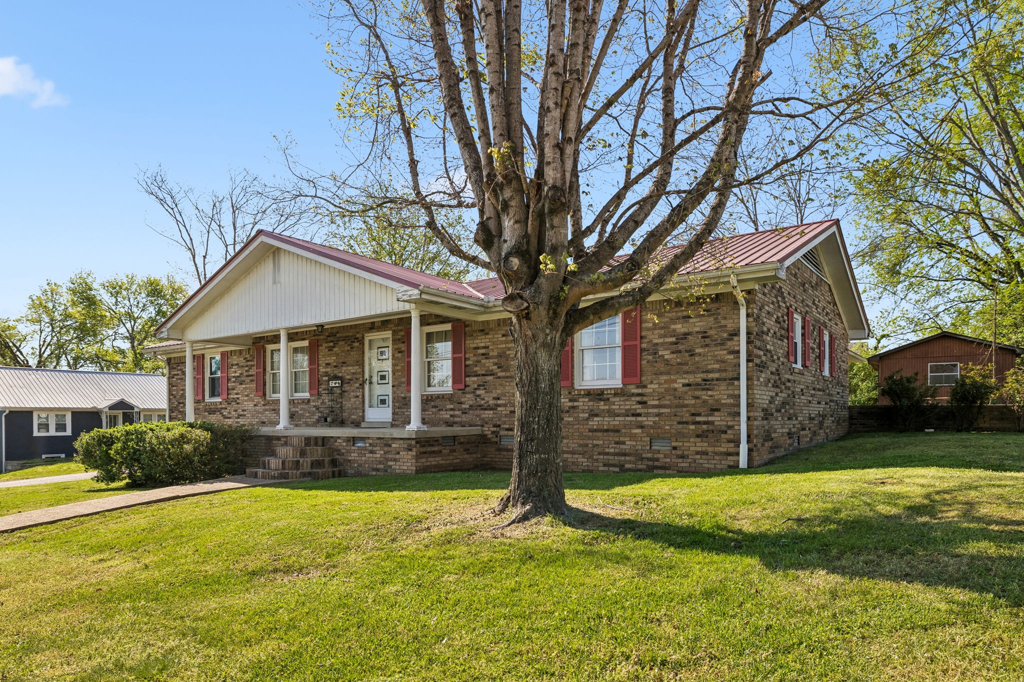 110 E Ward Street Centerville TN 37033