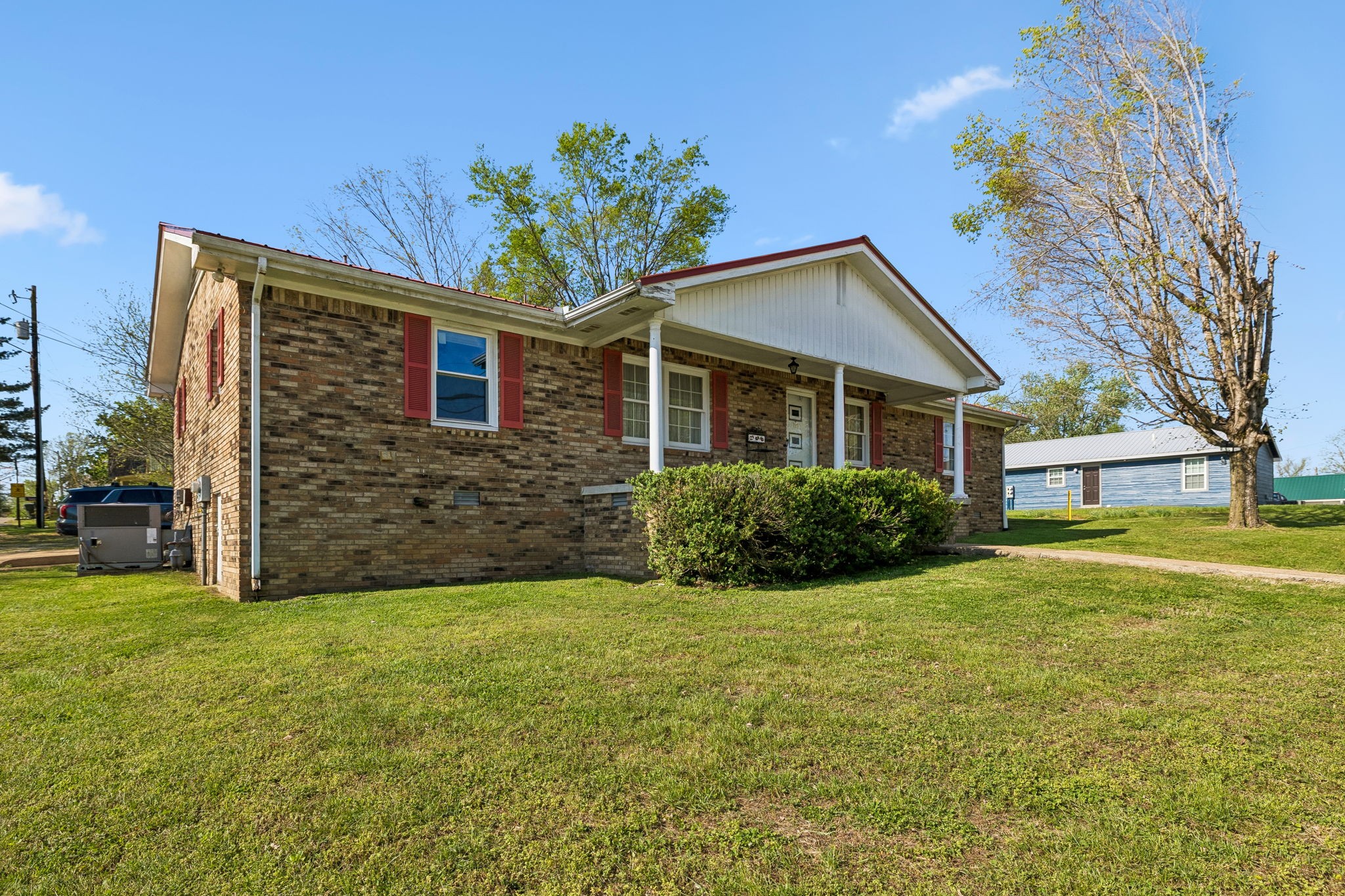 110 E Ward Street Centerville TN 37033