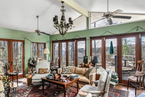232 Hollingsworth Cove Road Monteagle TN 37356