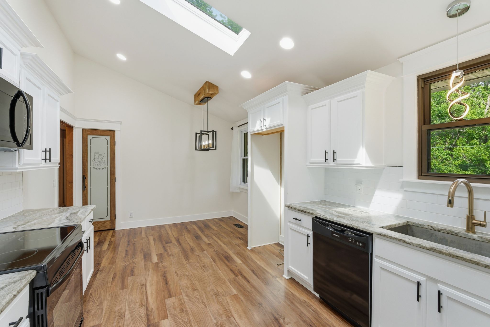 10143 Black Street Lyles TN 37098
