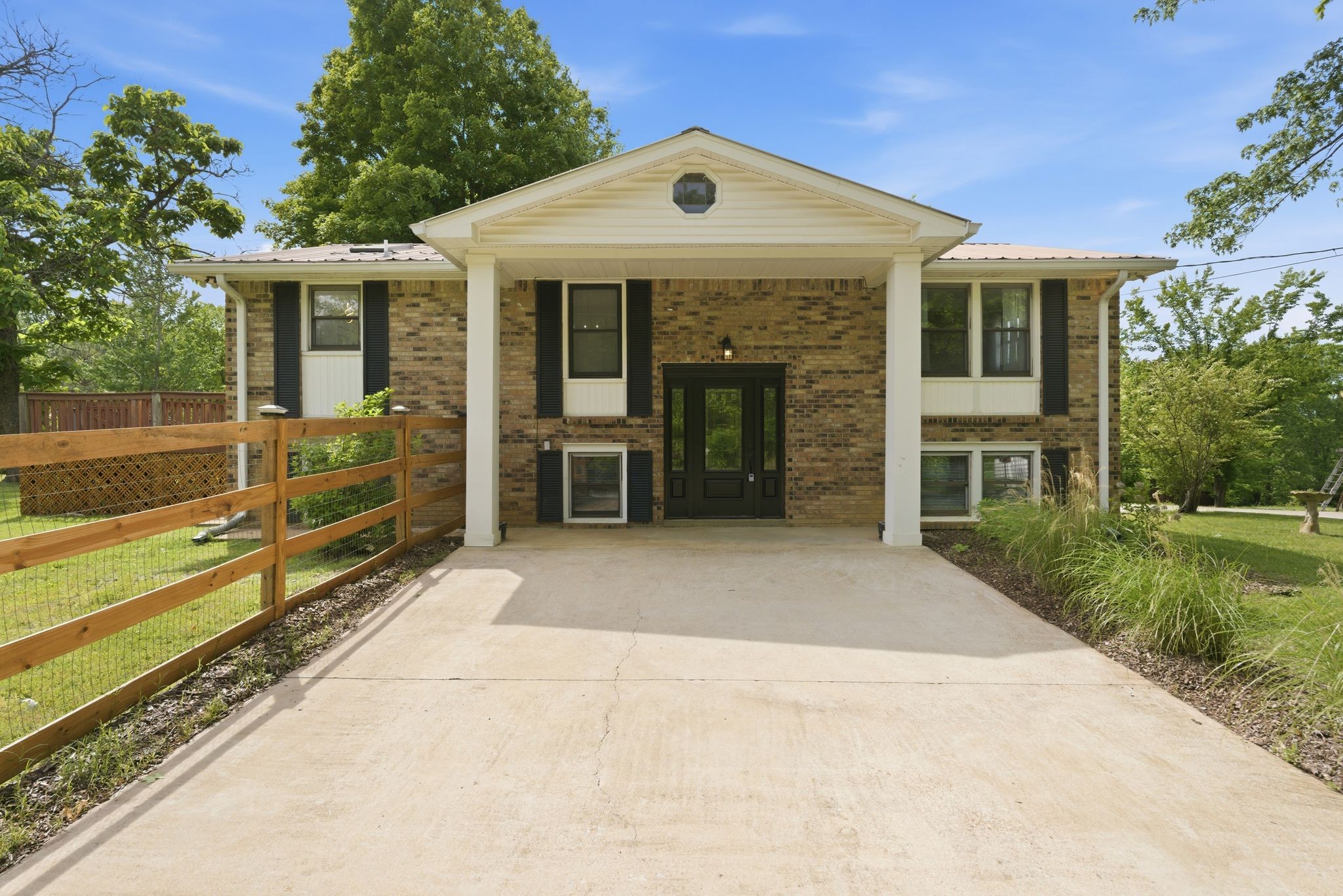 10143 Black Street Lyles TN 37098