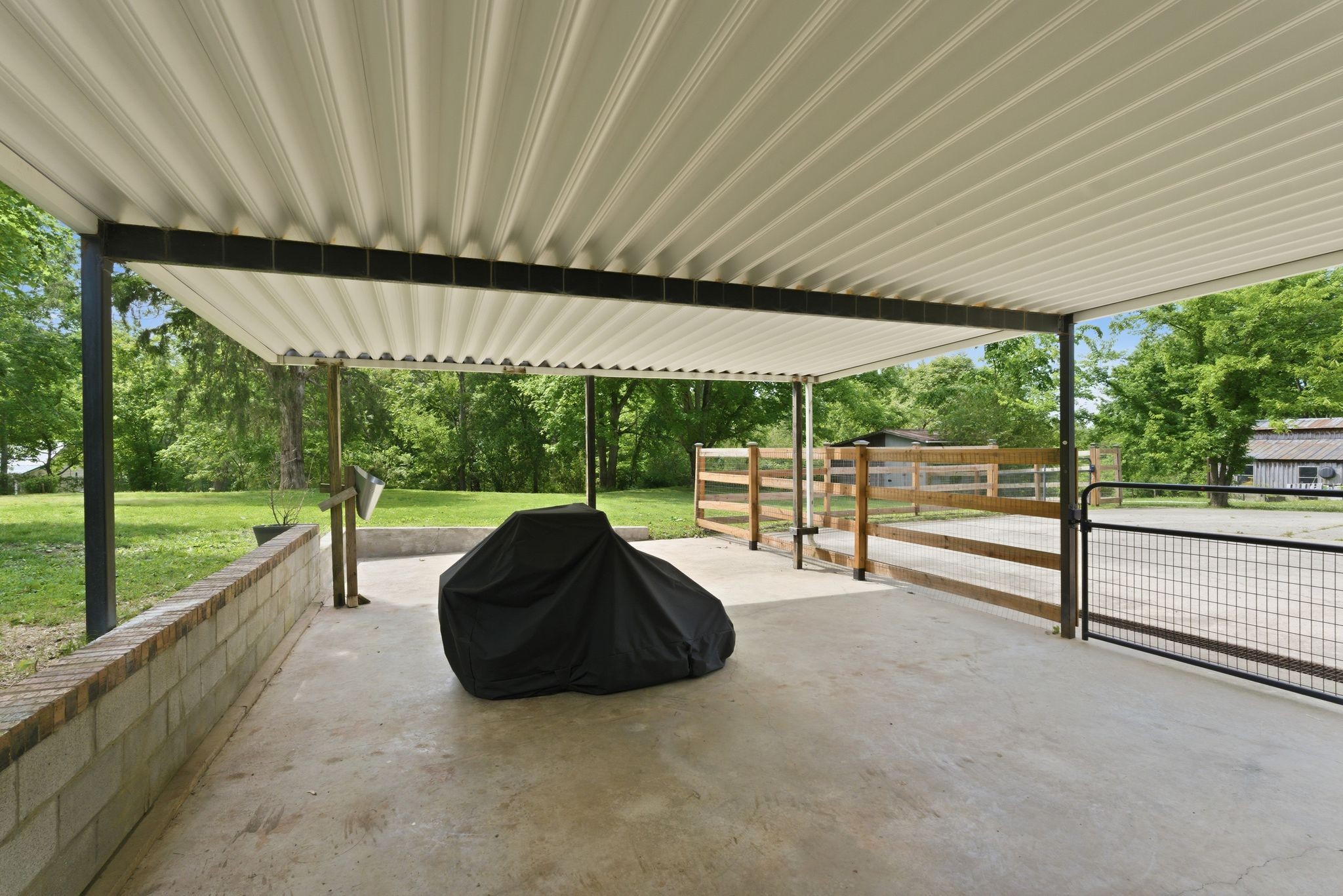 10143 Black Street Lyles TN 37098