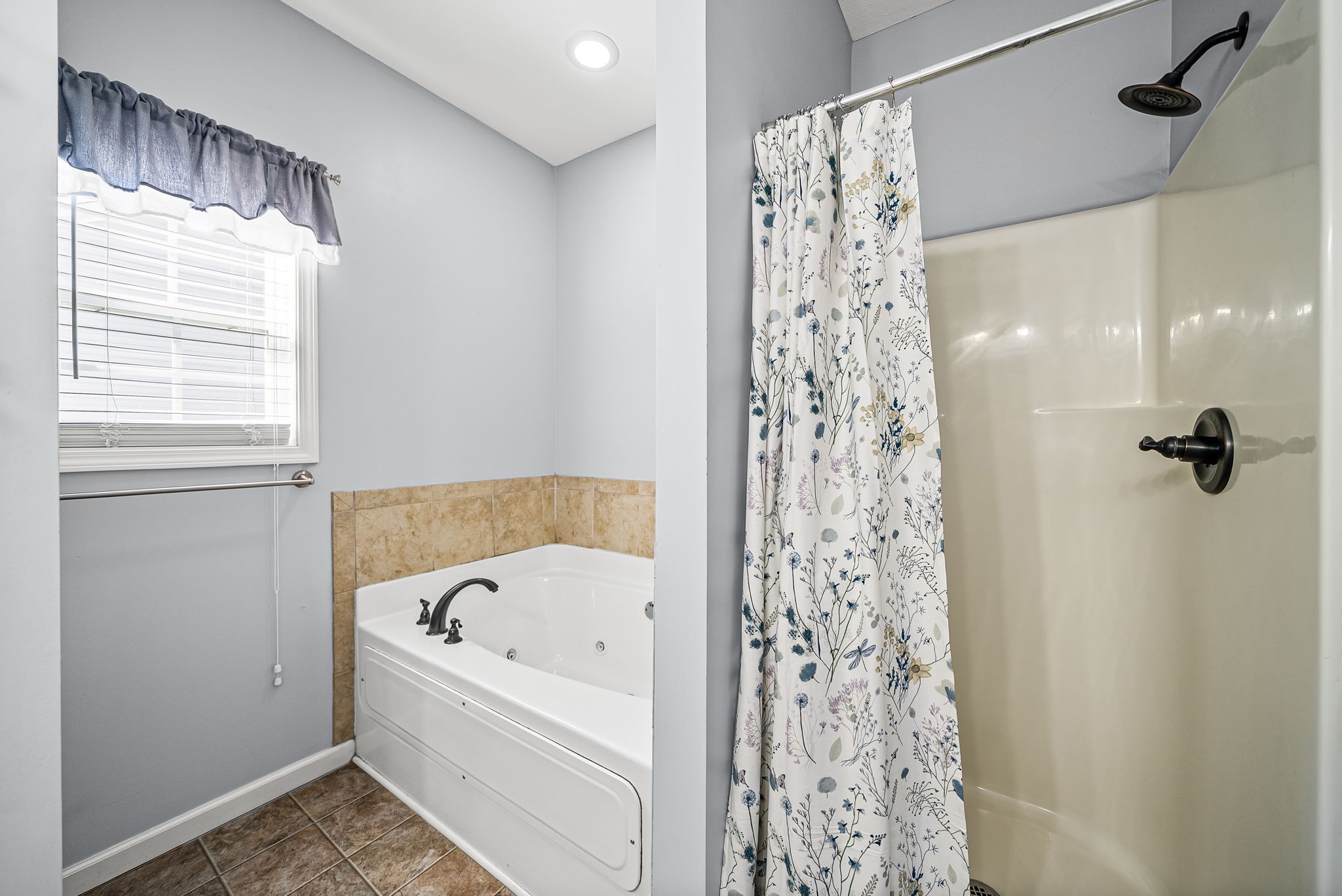 1616 Apache Way Clarksville TN 37042