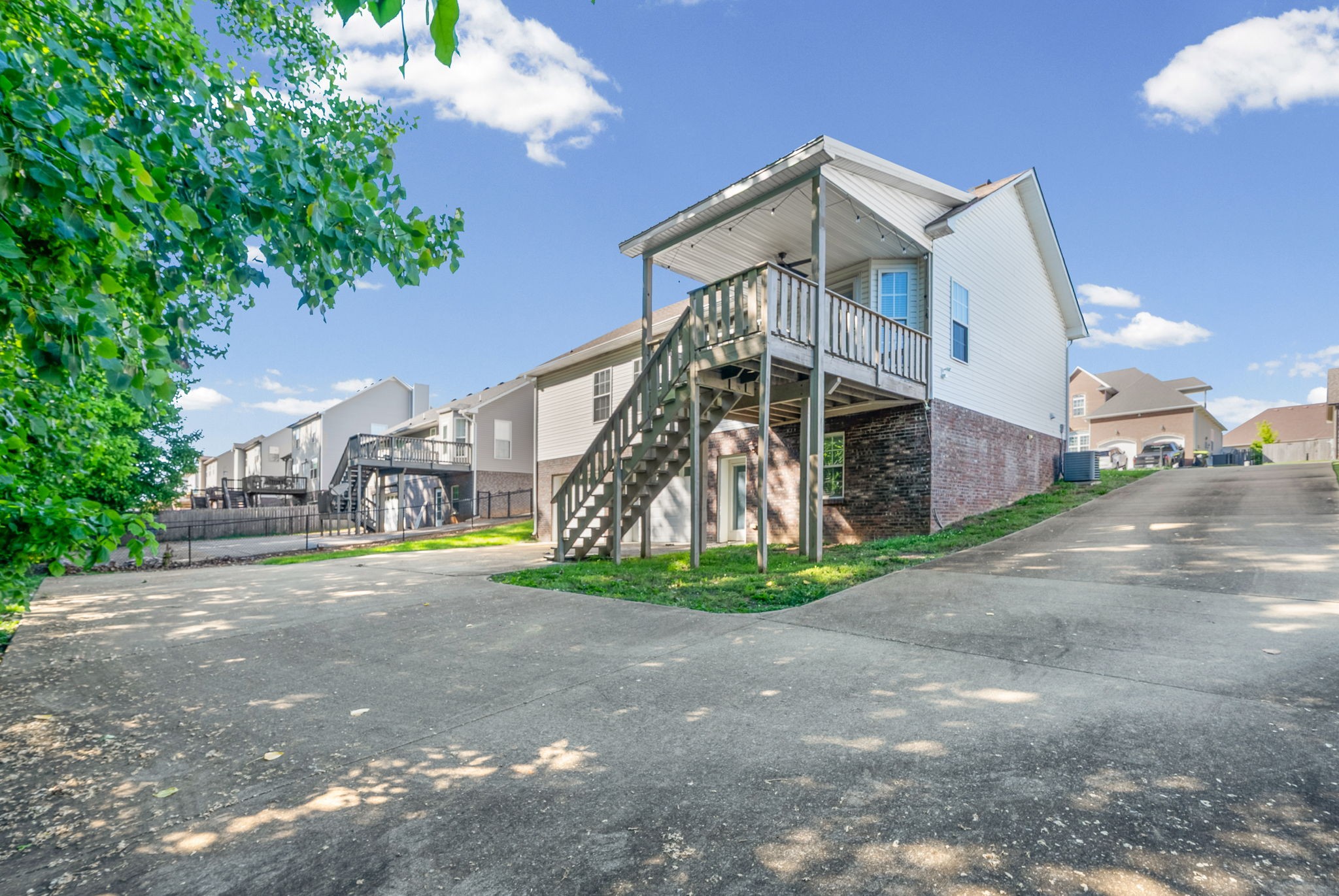 1616 Apache Way Clarksville TN 37042