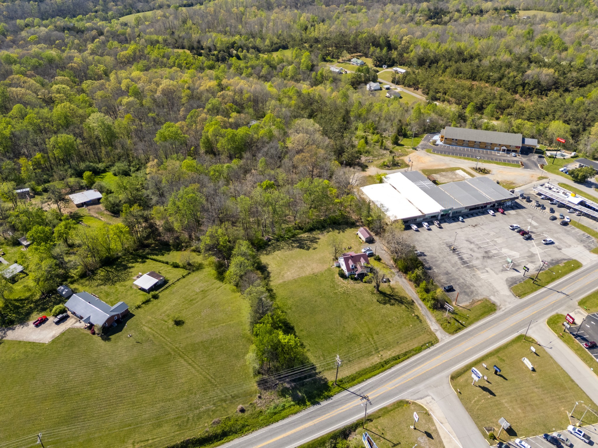 661 Highway 100 Centerville TN 37033