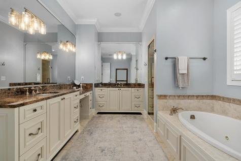 6803 Silver Cloud Cove Ooltewah TN 37363