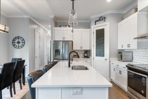 5806 Carl Place Nashville TN 37209
