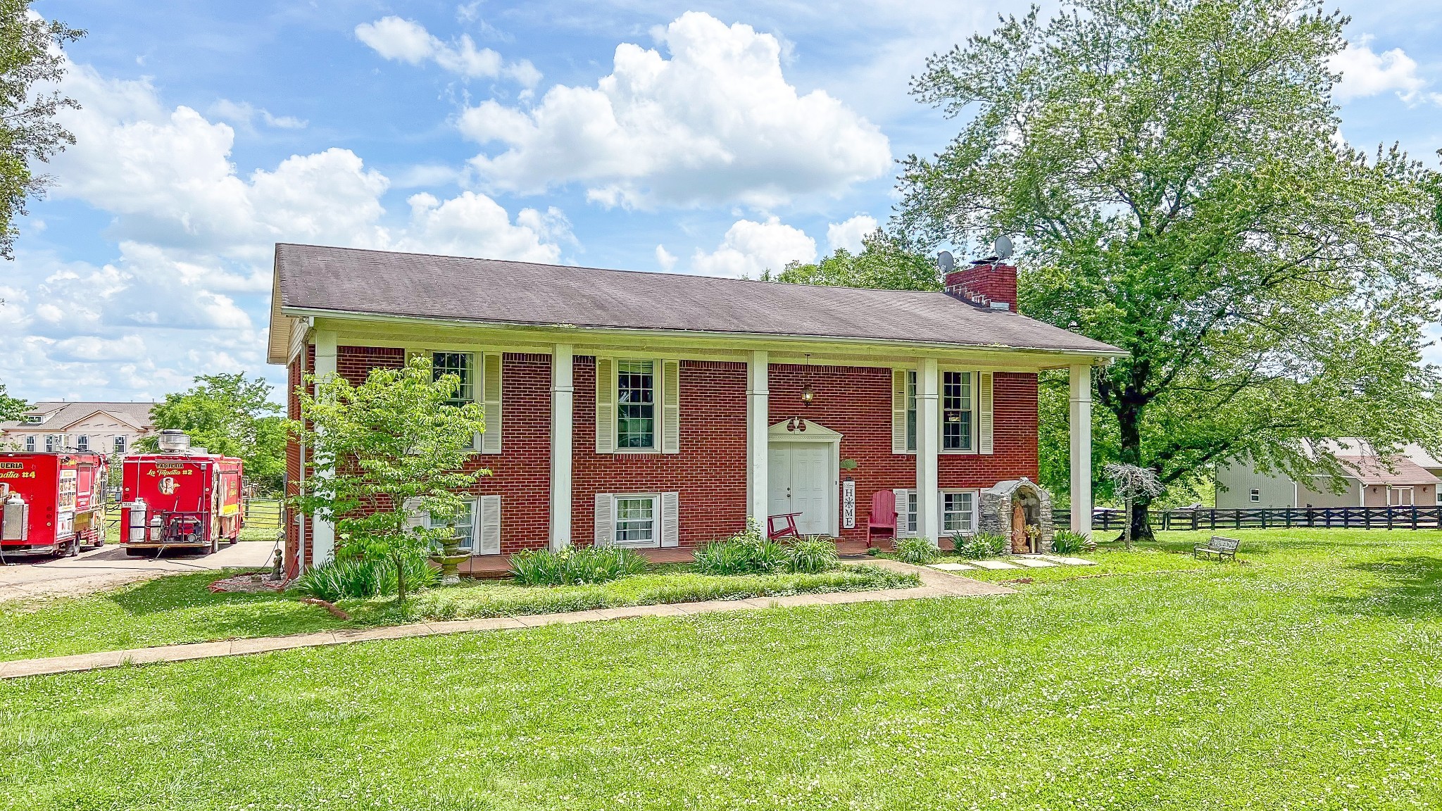 2358 Nashville Highway Columbia TN 38401