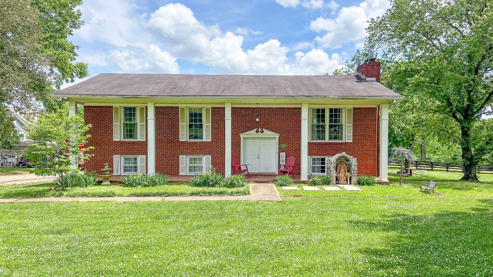 2358 Nashville Highway Columbia TN 38401