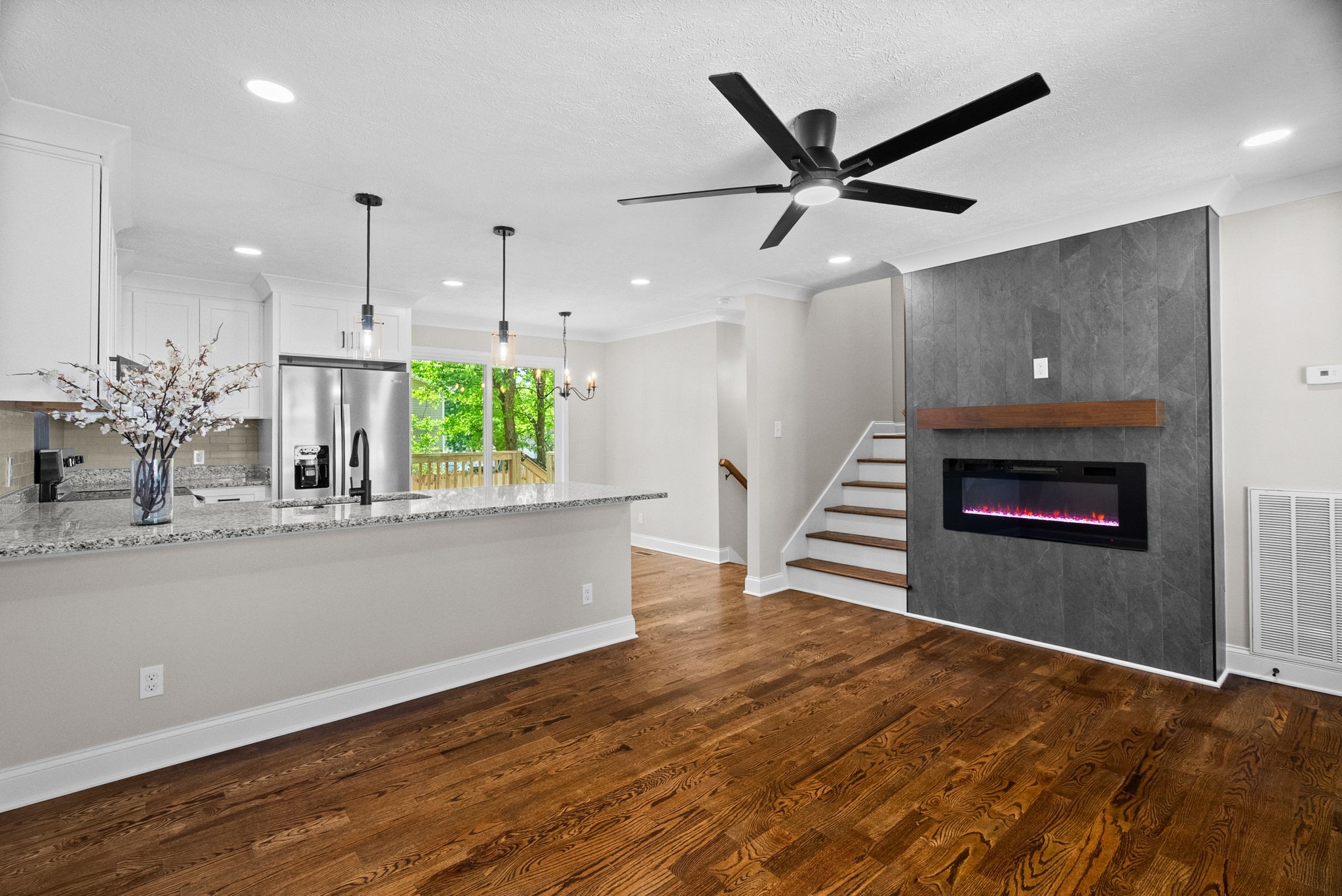 203 22nd Ave, E Springfield TN 37172