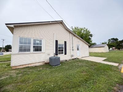 102 Hodges St, N Cowan TN 37318