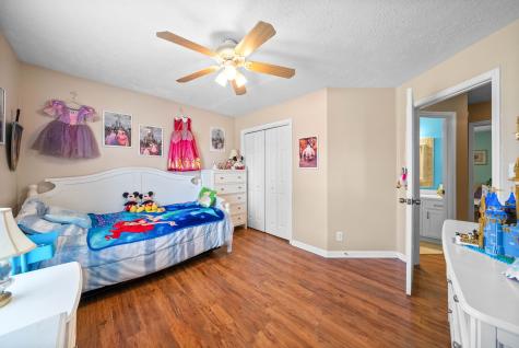 1633 Cedar Springs Circle Clarksville TN 37042