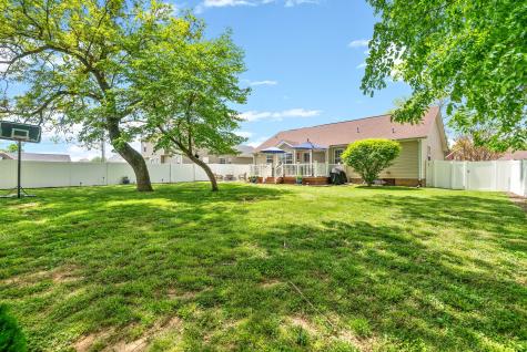 1633 Cedar Springs Circle Clarksville TN 37042