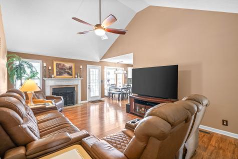 1633 Cedar Springs Circle Clarksville TN 37042