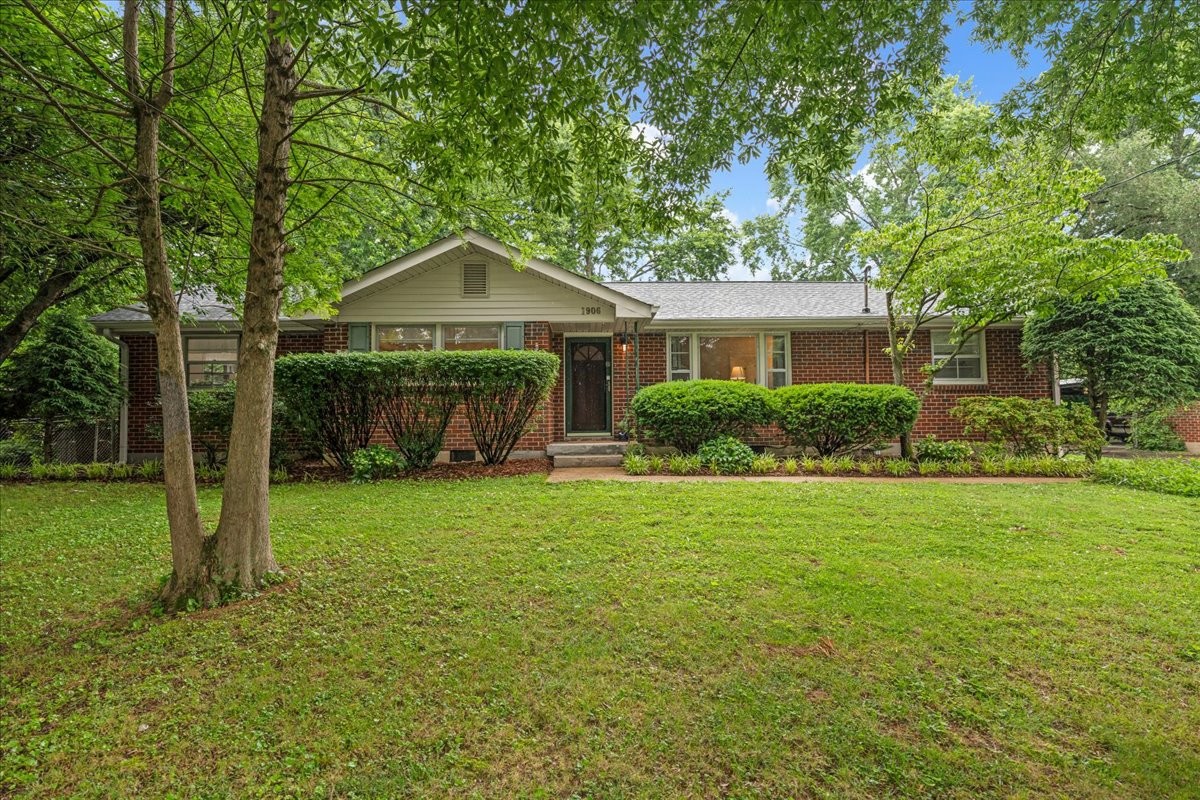 1906 Pinehurst Drive Nashville TN 37216