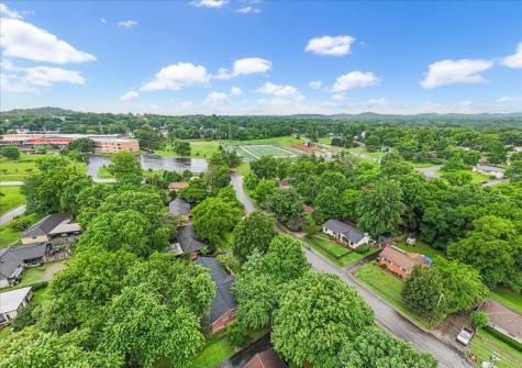 1906 Pinehurst Drive Nashville TN 37216