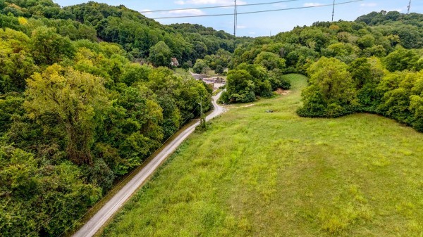 10 Hillenglade Drive Nashville TN 37207