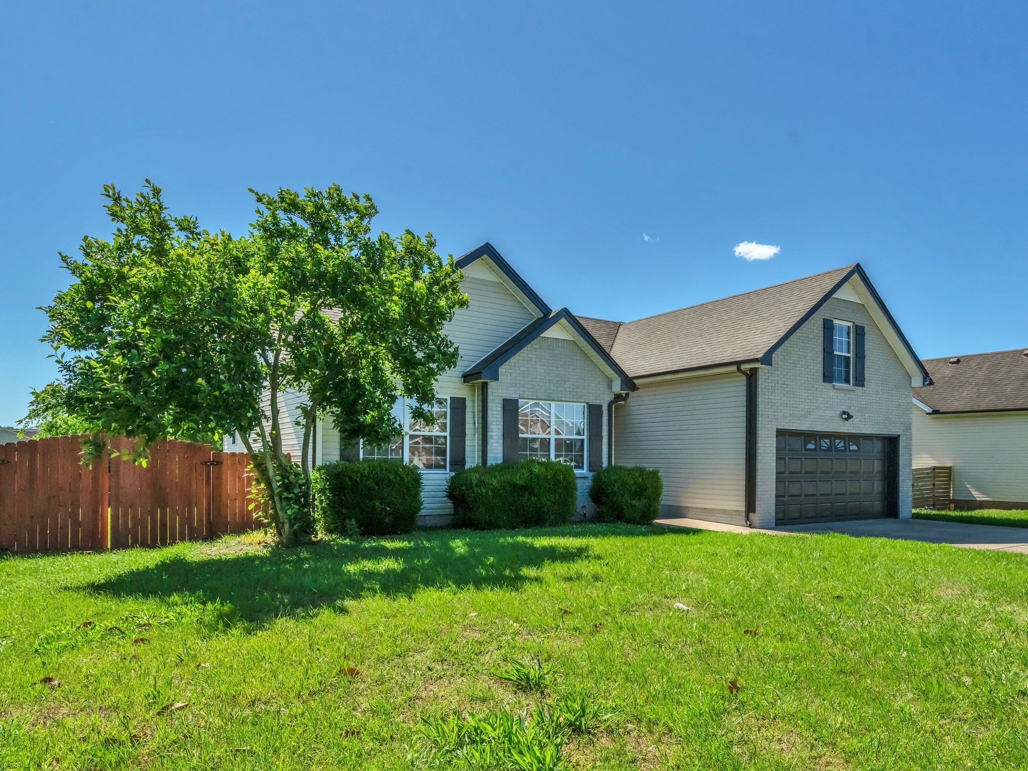 3825 Roscommon Way Clarksville TN 37040