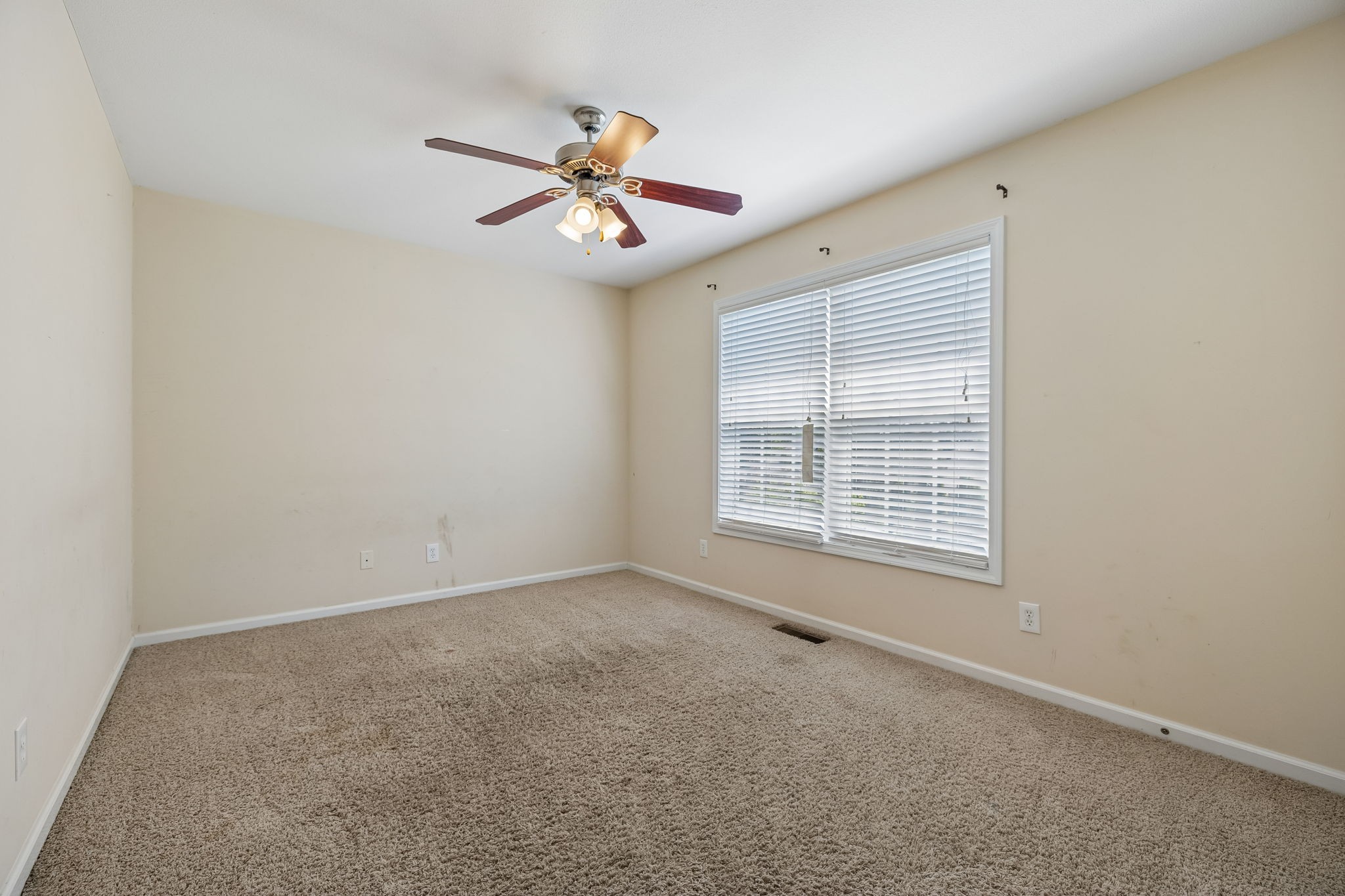 688 Fallbrook Lane Clarksville TN 37040