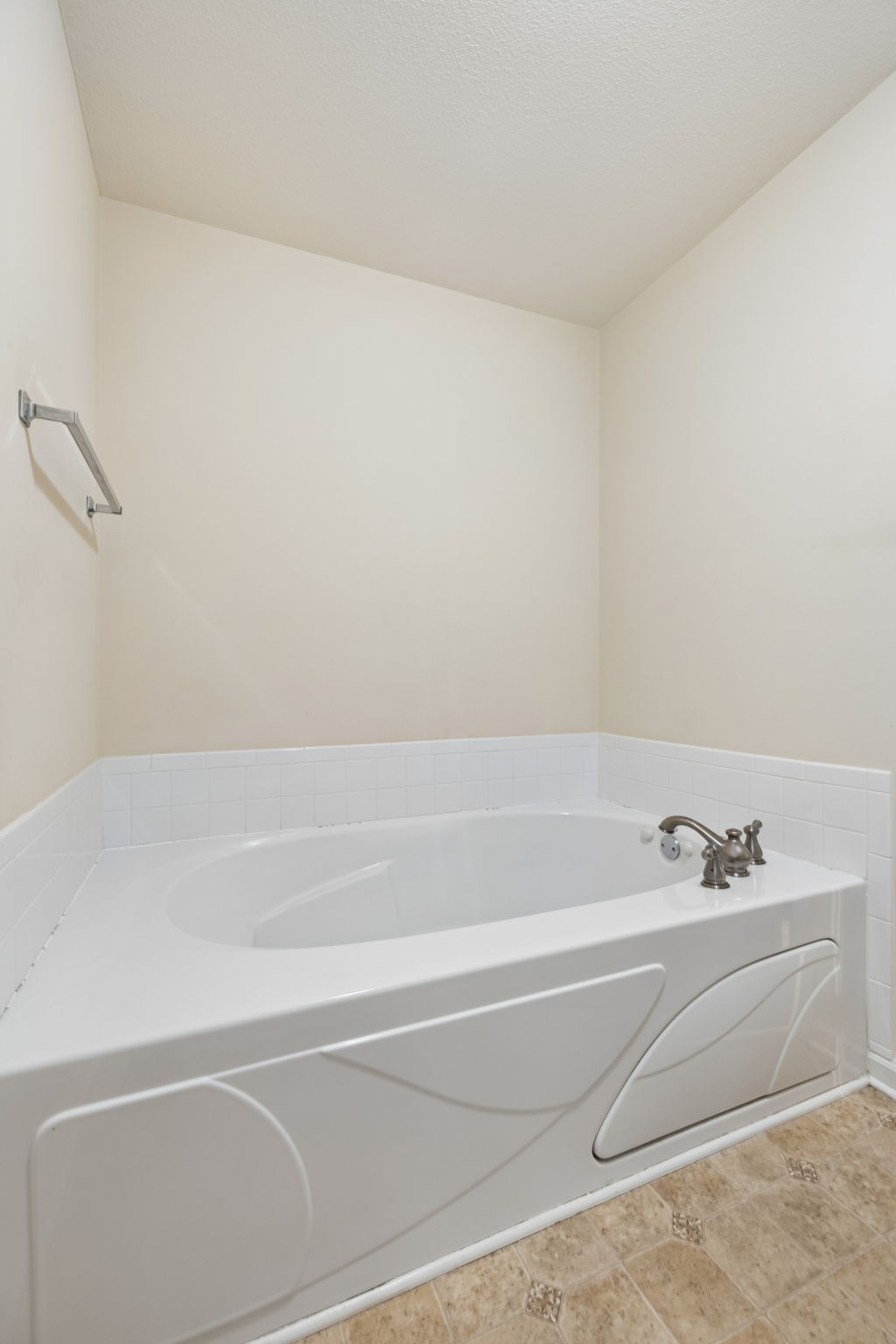 688 Fallbrook Lane Clarksville TN 37040