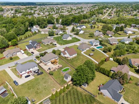 688 Fallbrook Lane Clarksville TN 37040