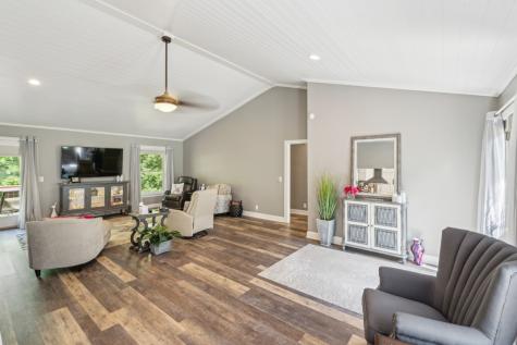 1001 Red Oak Drive Greenbrier TN 37073