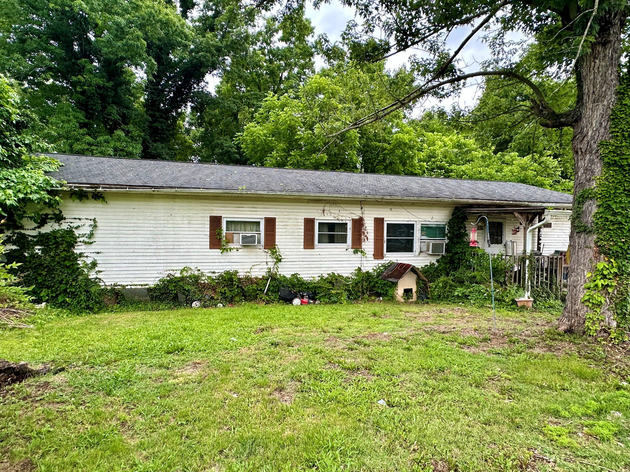 1523 Riverfront Circle Dandridge TN 37725
