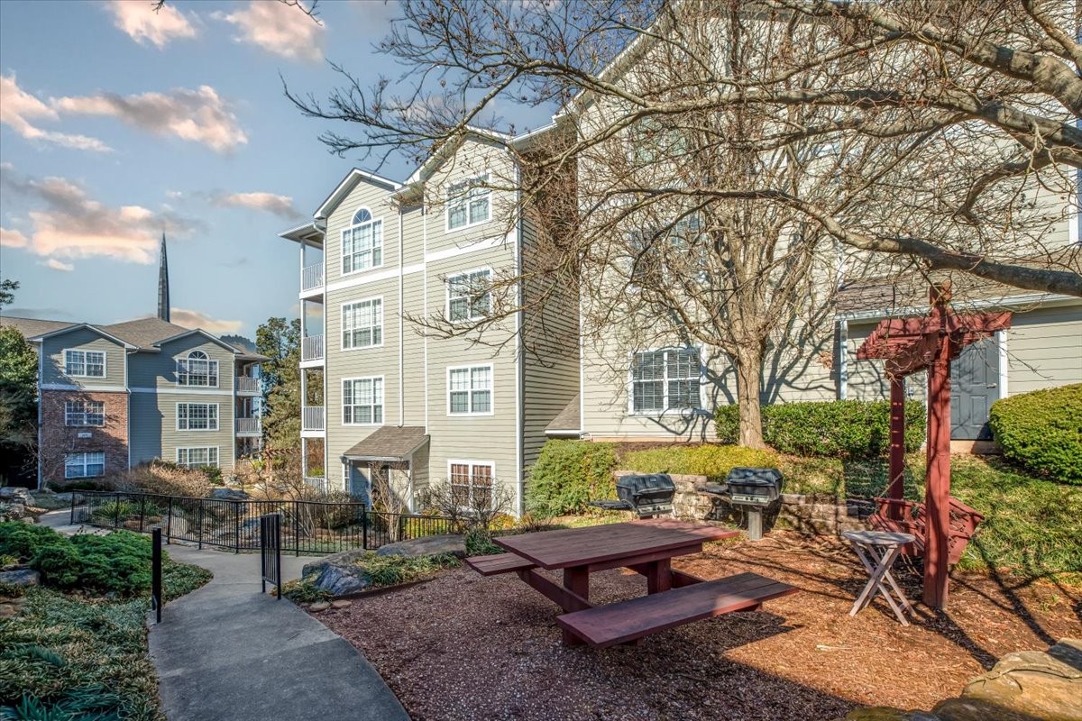 2025 Woodmont Boulevard Nashville TN 37215