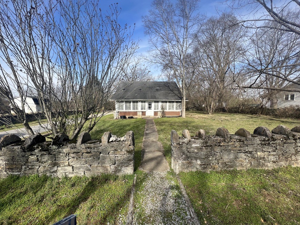 1815 Elizabeth Road Nashville TN 37218