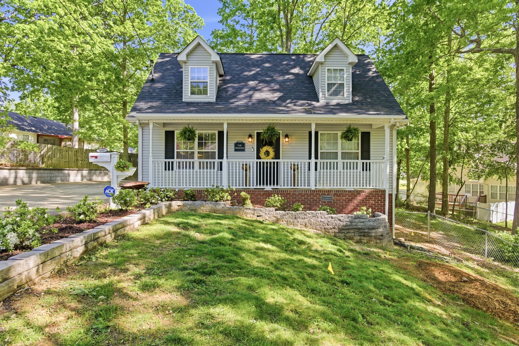 1015 Pin Oak Drive Dickson TN 37055