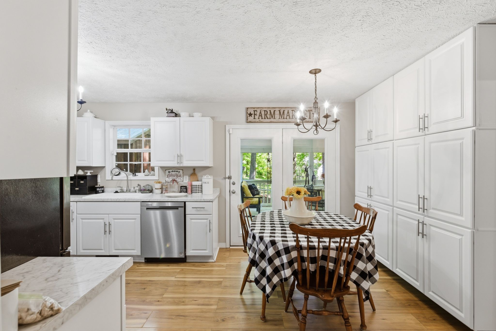 1015 Pin Oak Drive Dickson TN 37055