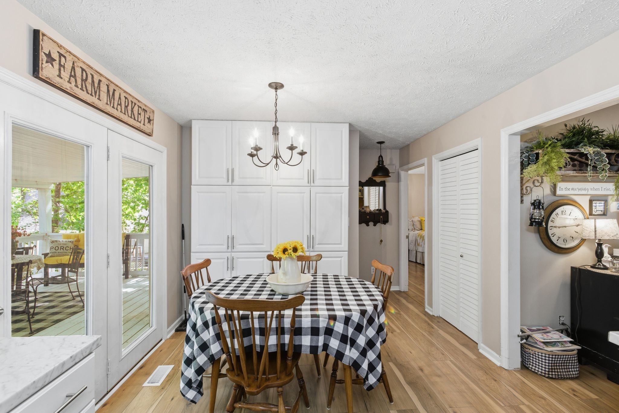 1015 Pin Oak Drive Dickson TN 37055