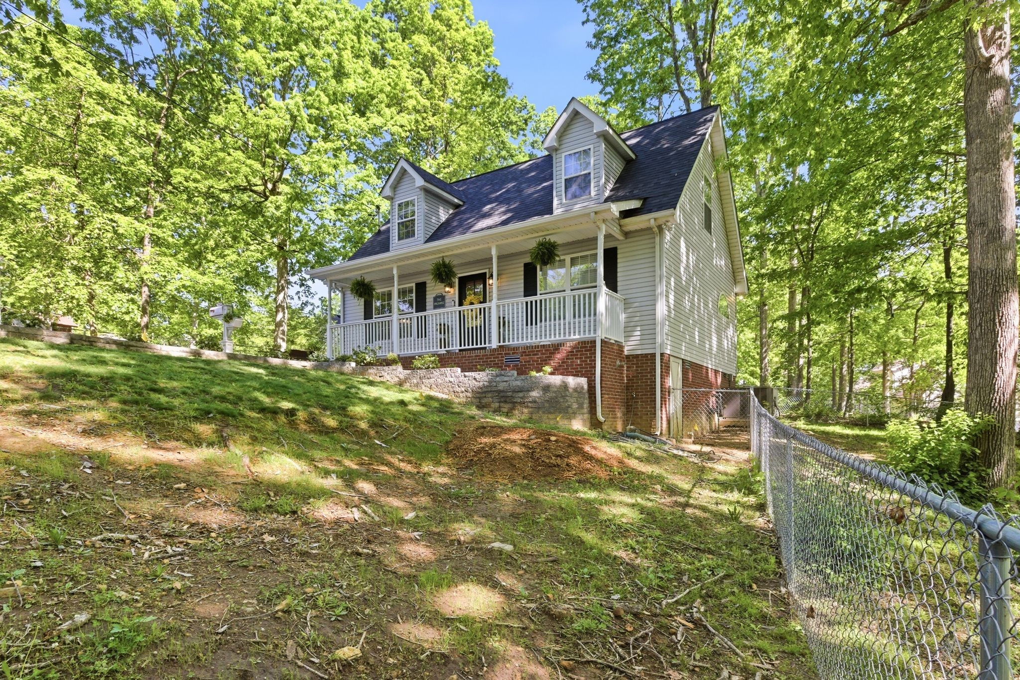 1015 Pin Oak Drive Dickson TN 37055