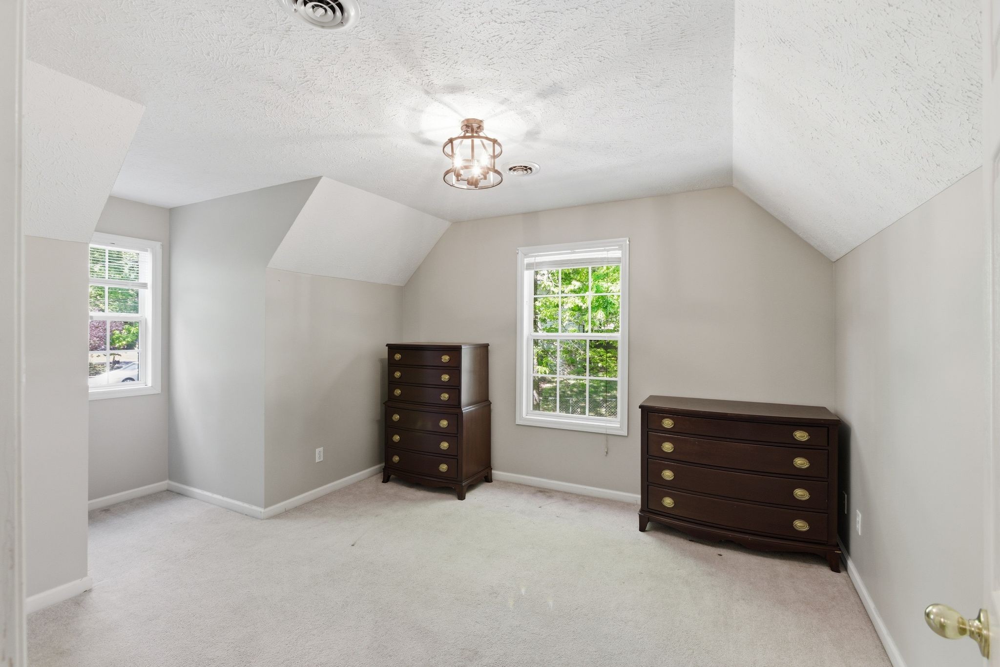 1015 Pin Oak Drive Dickson TN 37055