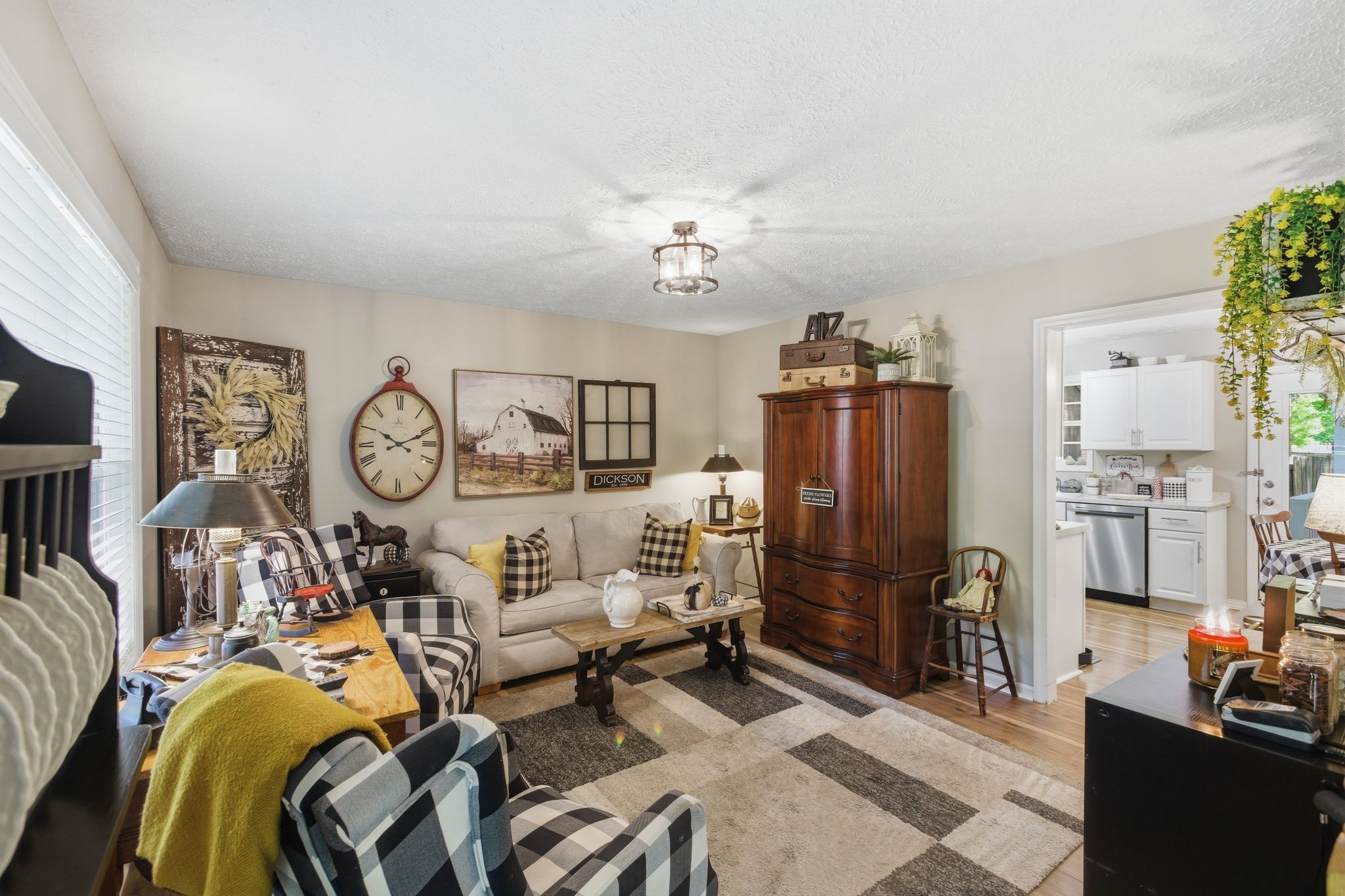 1015 Pin Oak Drive Dickson TN 37055