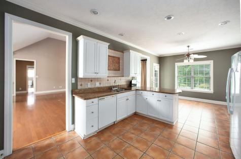 14 Brookhollow Cove Jackson TN 38305