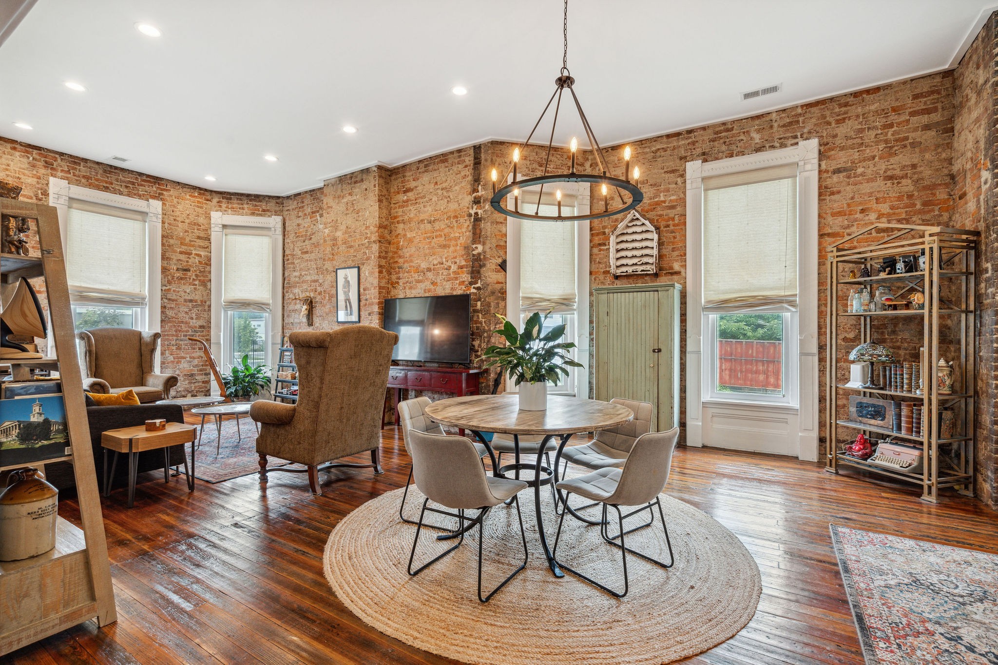 1118 3rd Ave, S Nashville TN 37210