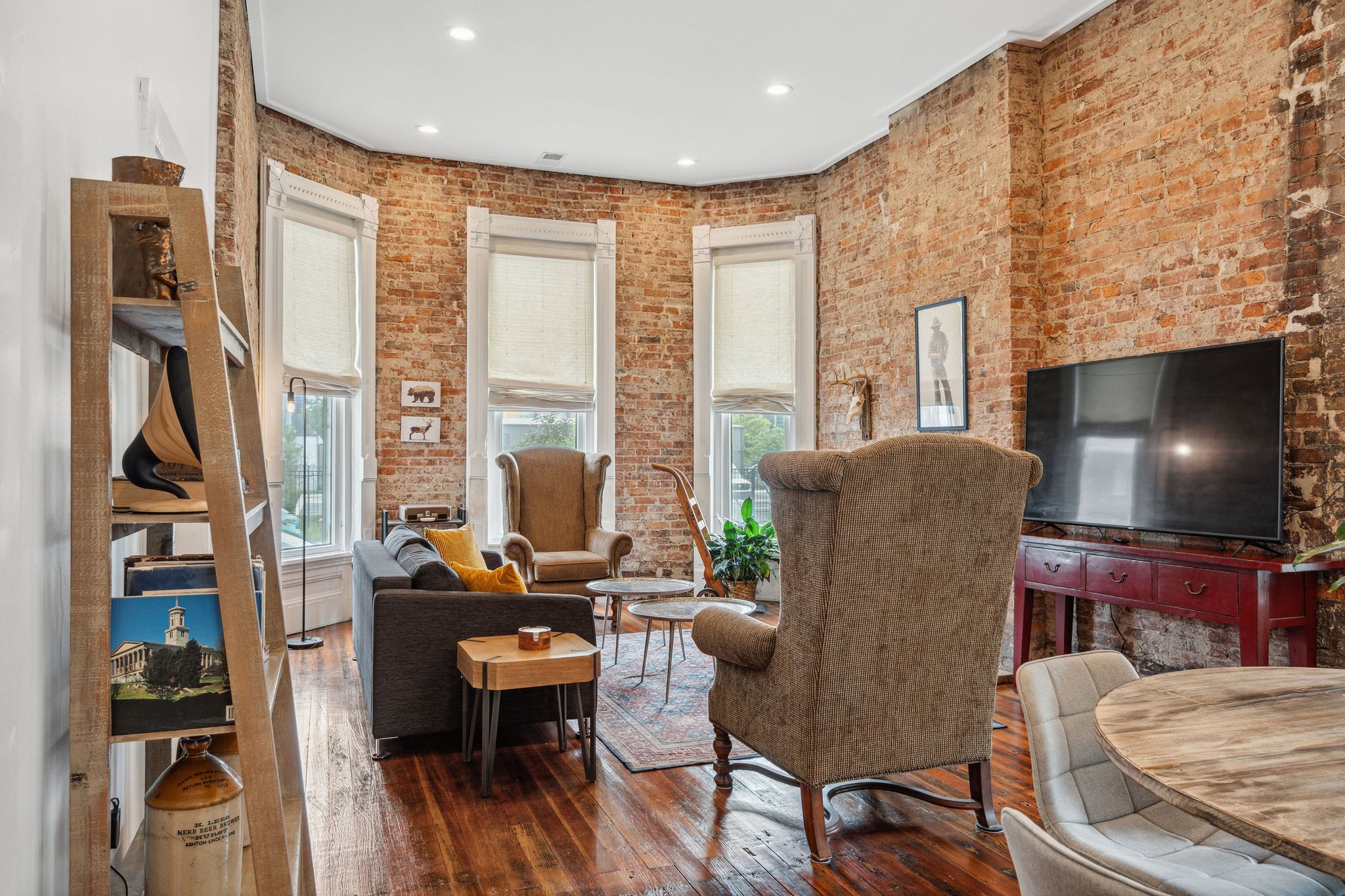 1118 3rd Ave, S Nashville TN 37210