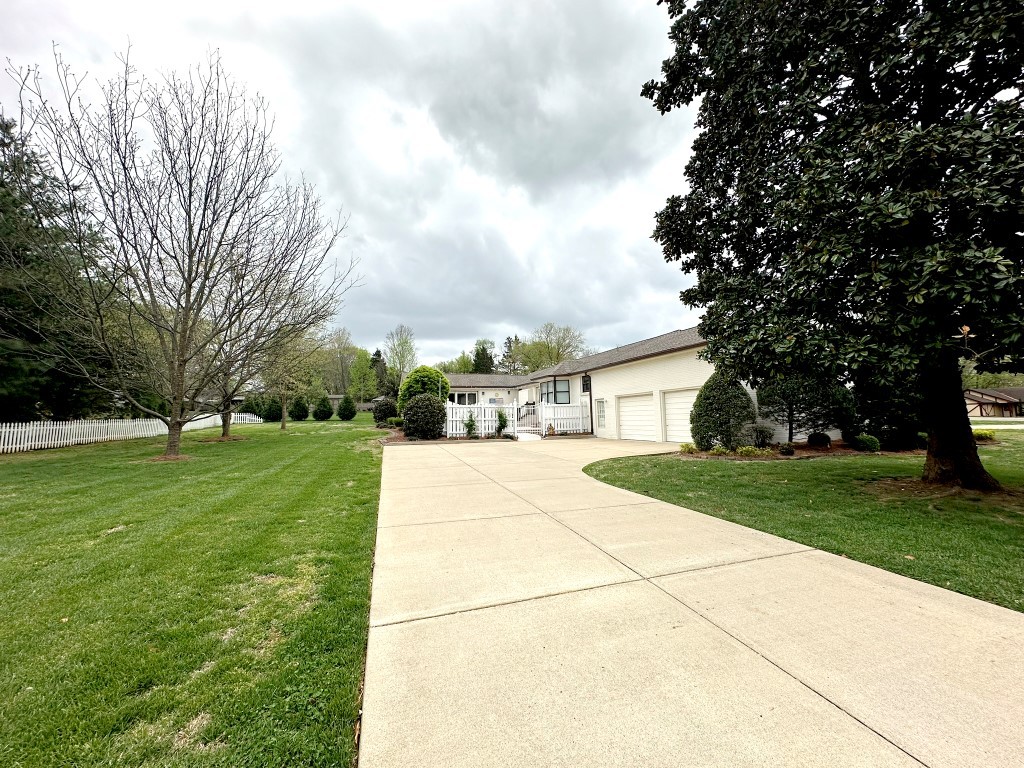 2318 Riverview Drive Murfreesboro TN 37129
